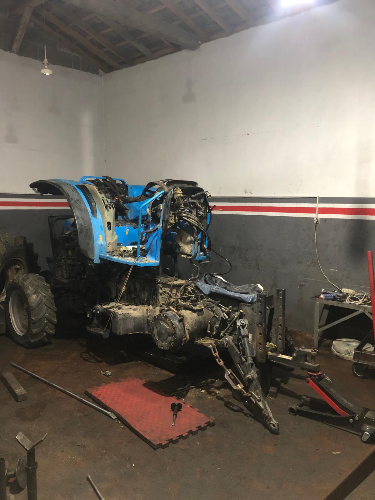 Ayar Traktör Oto Tamir 